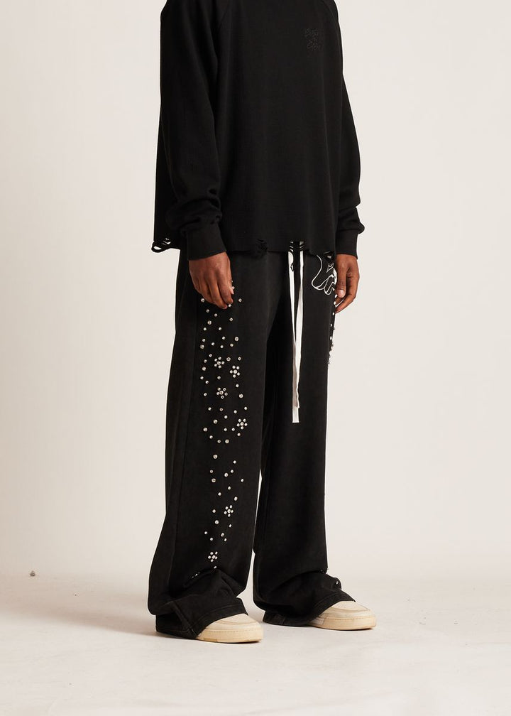 "E" STUDDED OVERSIZED SWEATPANTS