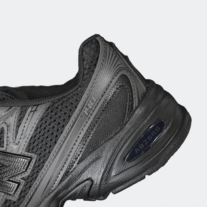 NEW BALANCE 740 BLACK/BLACK CEMENT (GS)