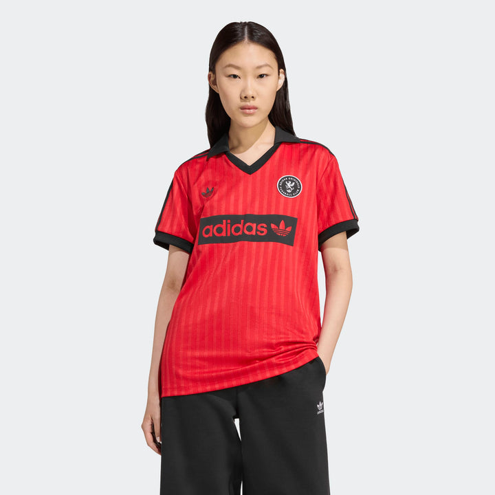 GRAPHIC SOCCER-INSPIRED JERSEY