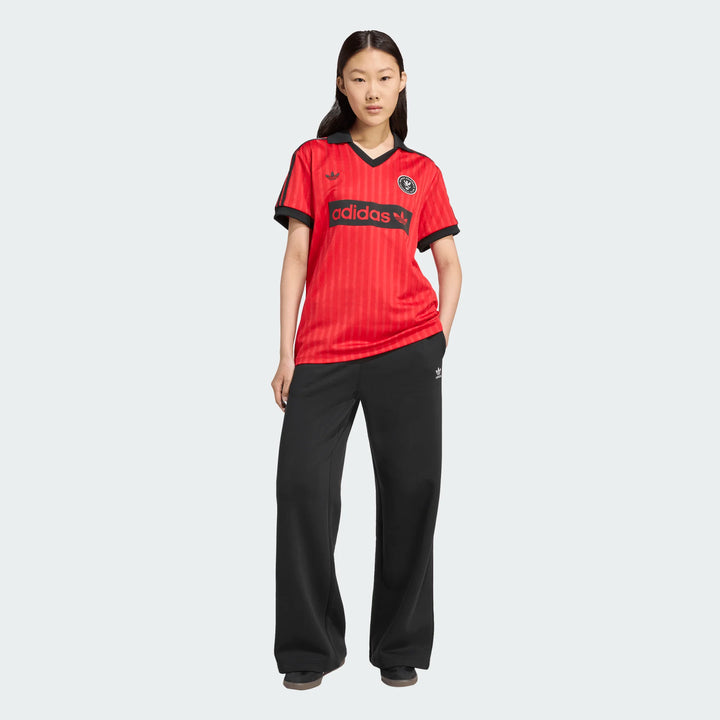 GRAPHIC SOCCER-INSPIRED JERSEY