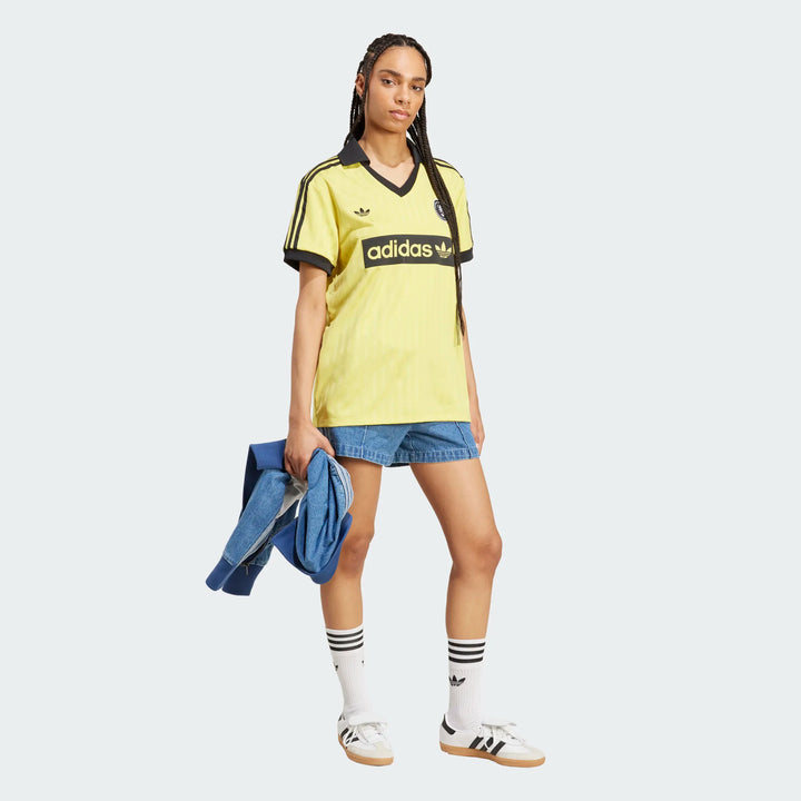 GRAPHIC SOCCER-INSPIRED JERSEY