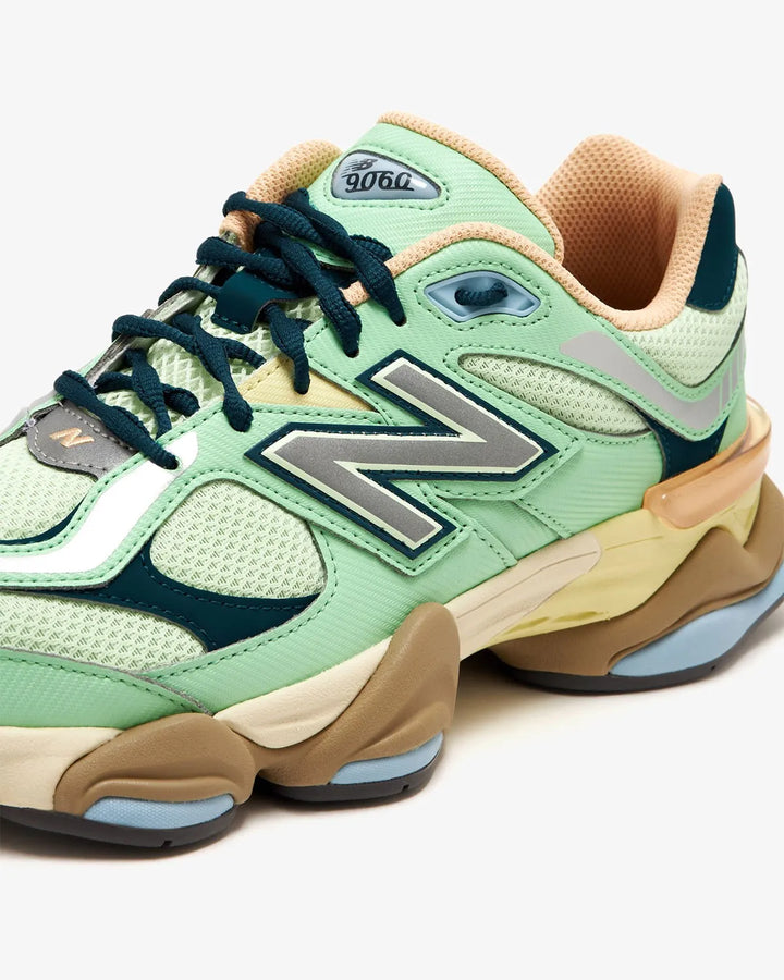NEW BALANCE 9060 - GREEN/BLUE