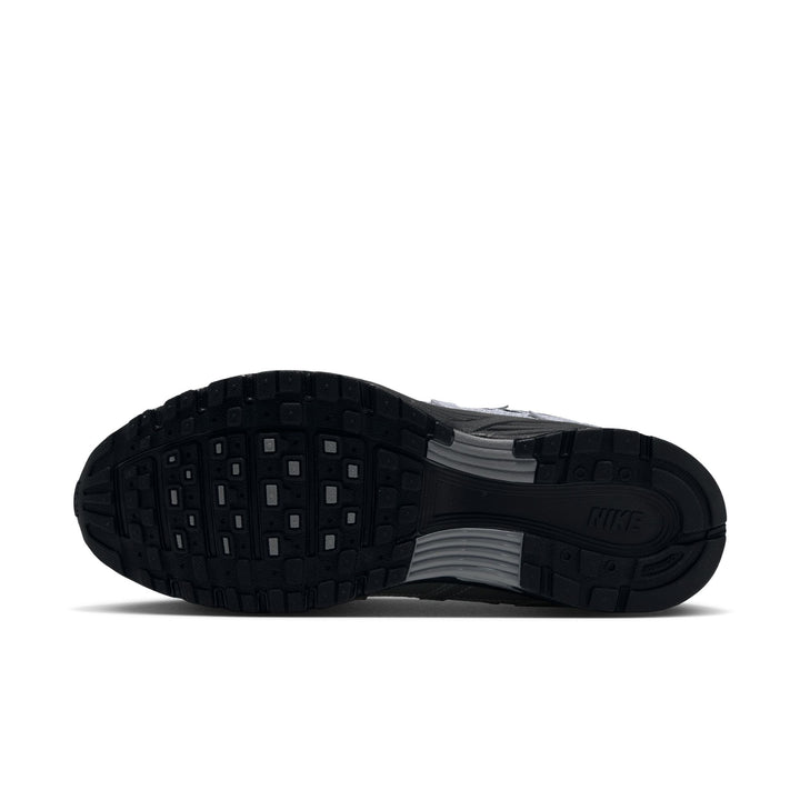 WMNS NIKE P-6000