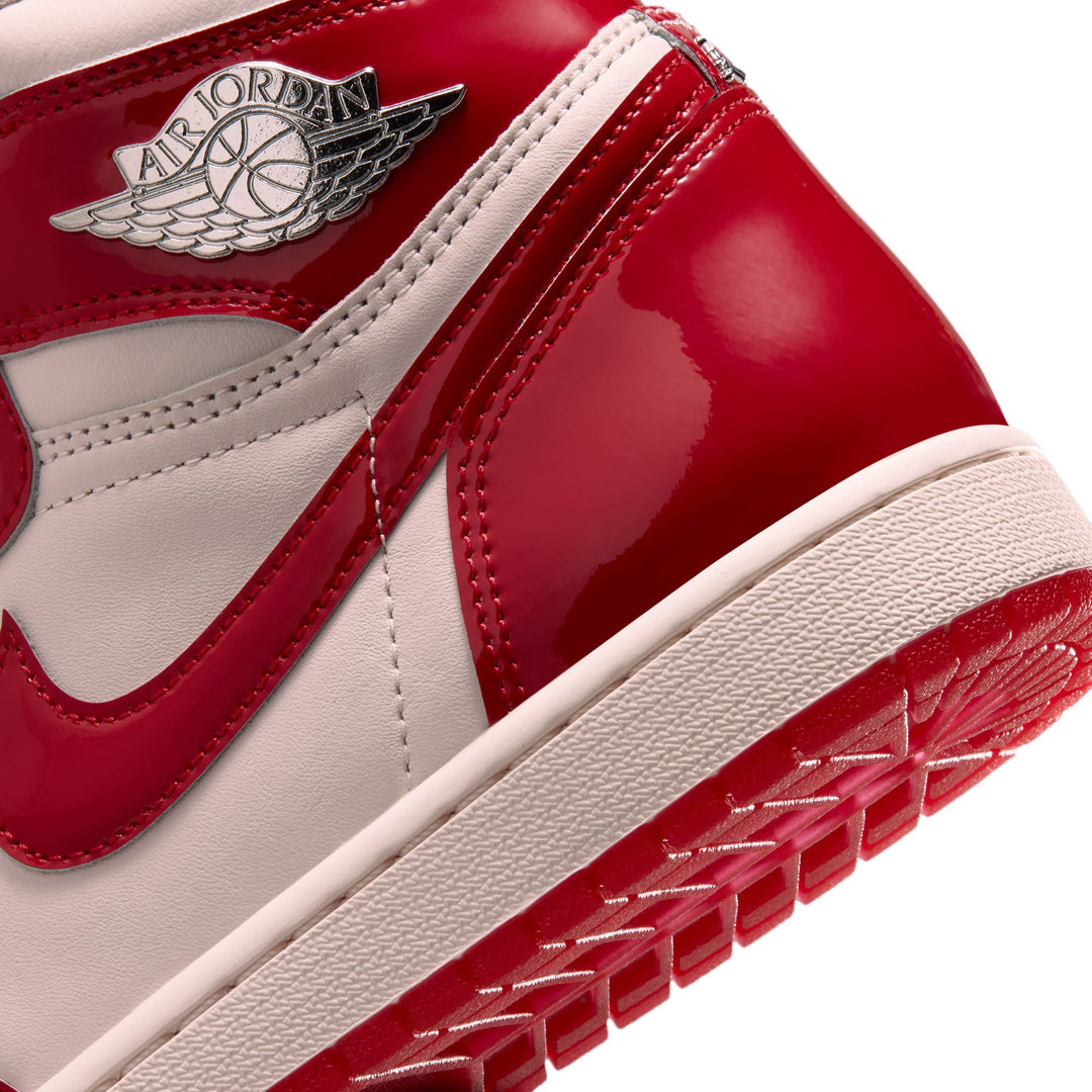 AIR JORDAN 1 RETRO "NAILS AND GRAILS"