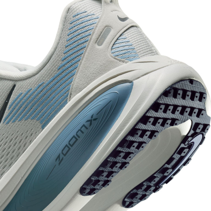 NIKE VOMERO 18