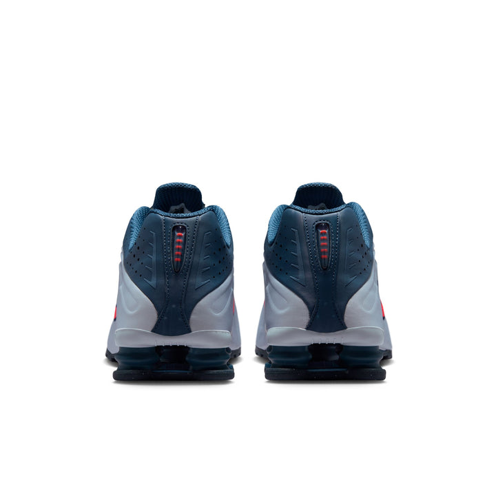 NIKE SHOX R4