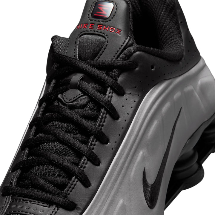 NIKE SHOX R4