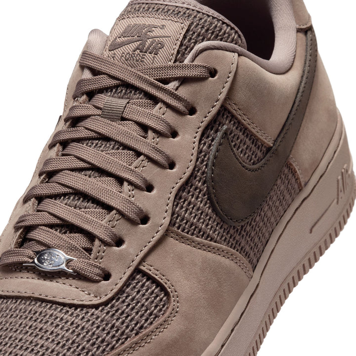 NIKE AIR FORCE 1 '07 LV8