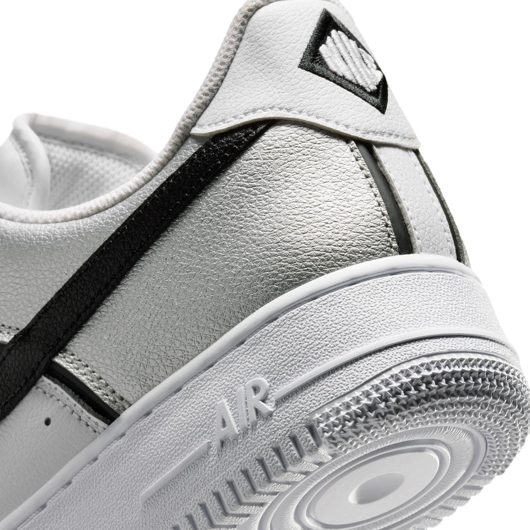 NIKE AIR FORCE 1 '07 LV8