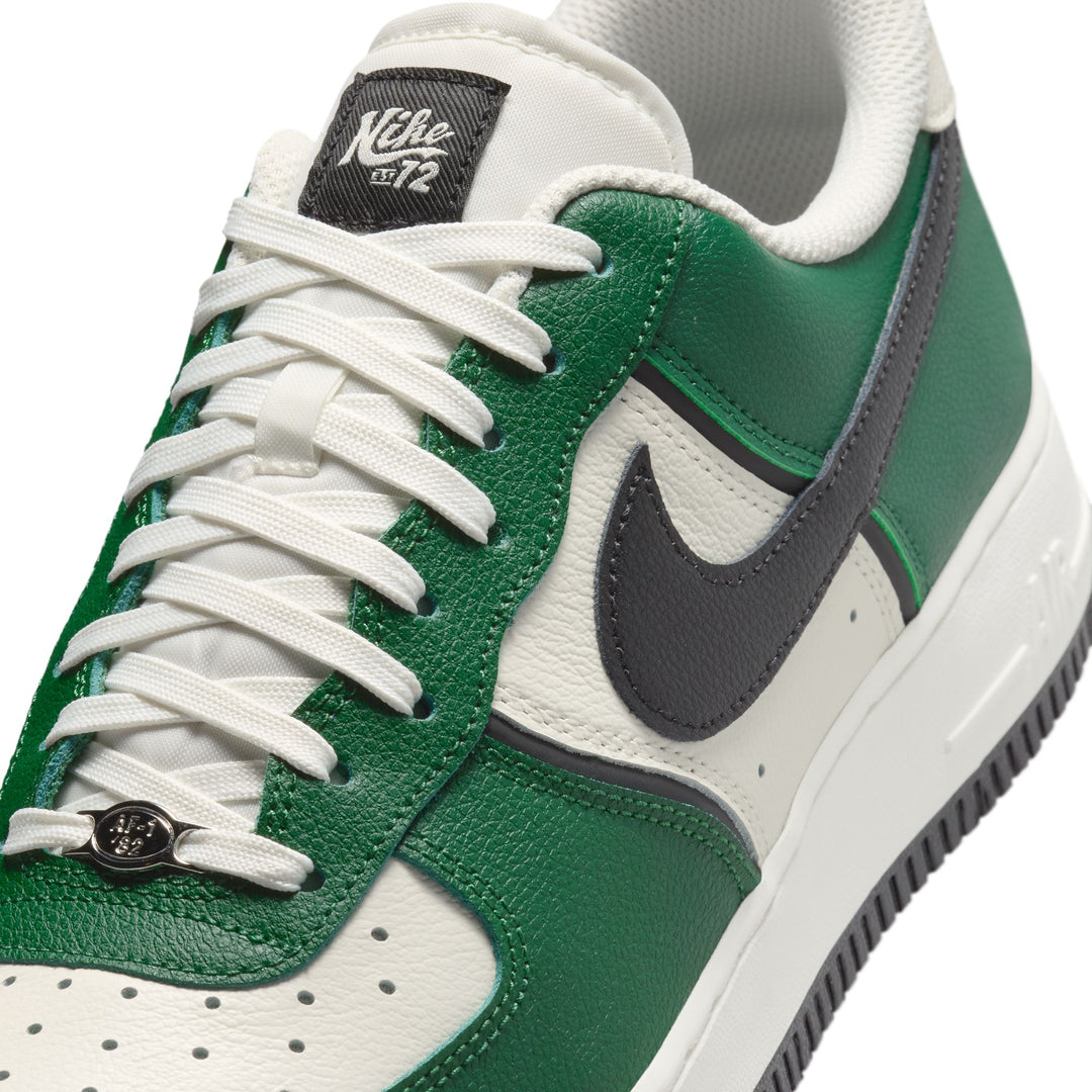 NIKE AIR FORCE 1 '07 LV8