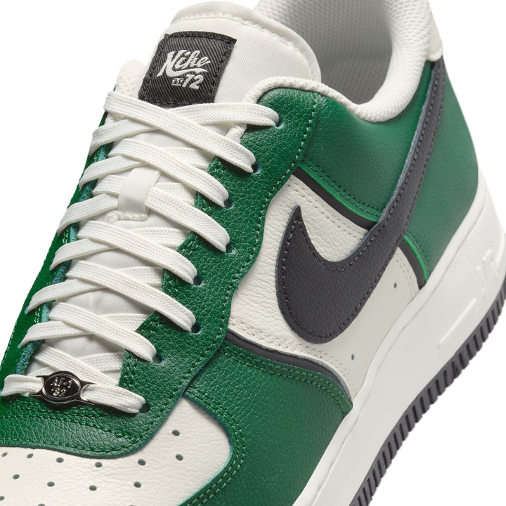 NIKE AIR FORCE 1 '07 LV8