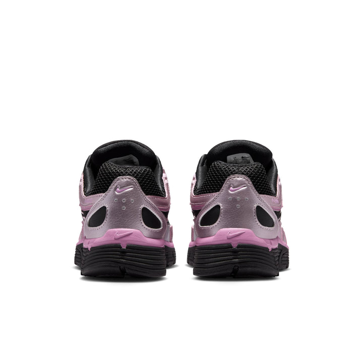 W NIKE P-6000