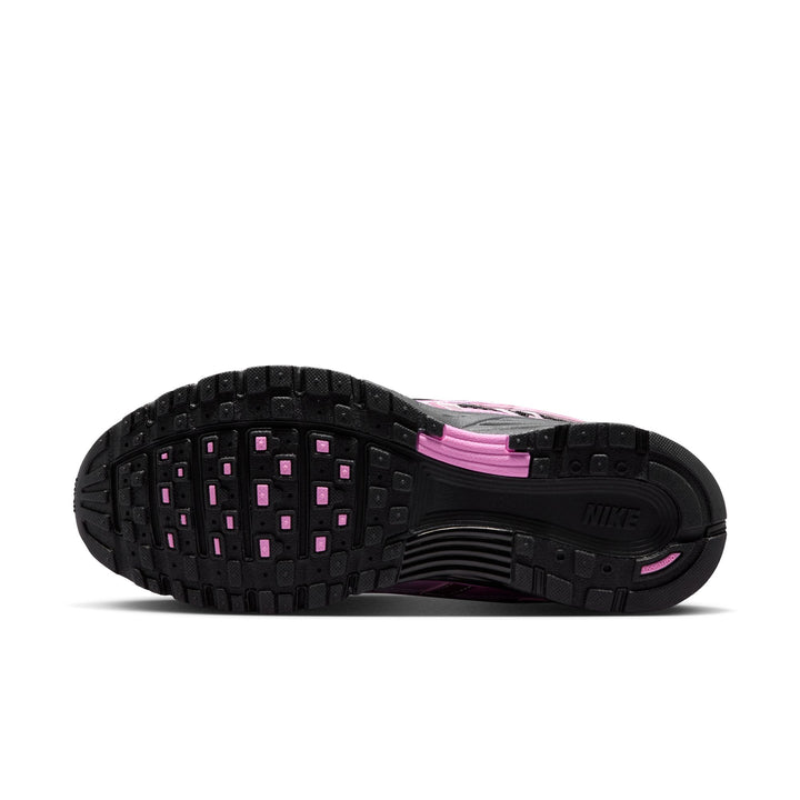 W NIKE P-6000