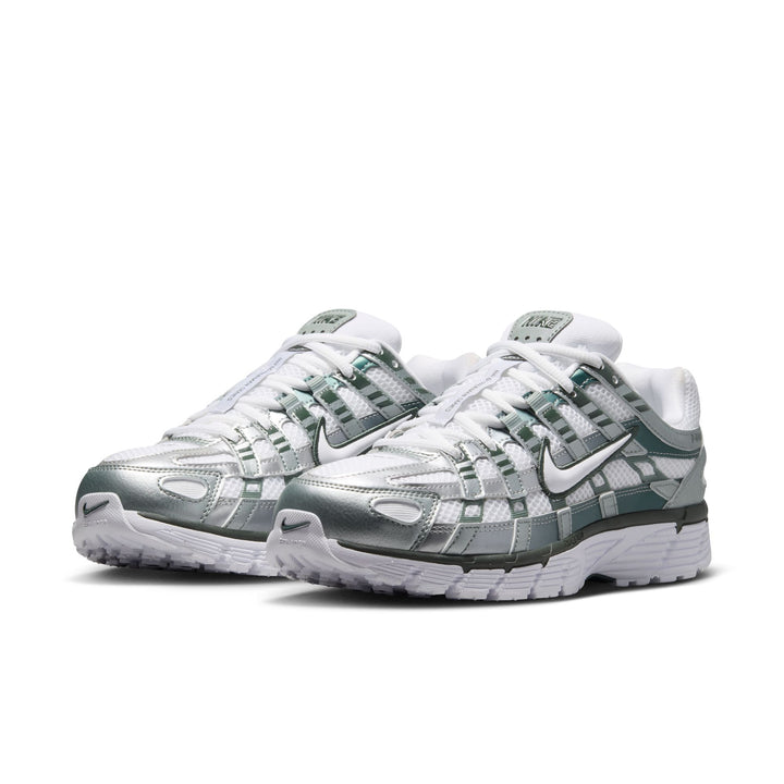 W NIKE P-6000