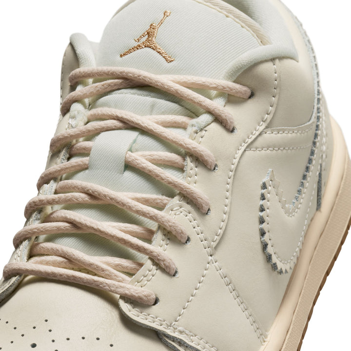 W AIR JORDAN 1 LOW SE "GOLD PEARL"