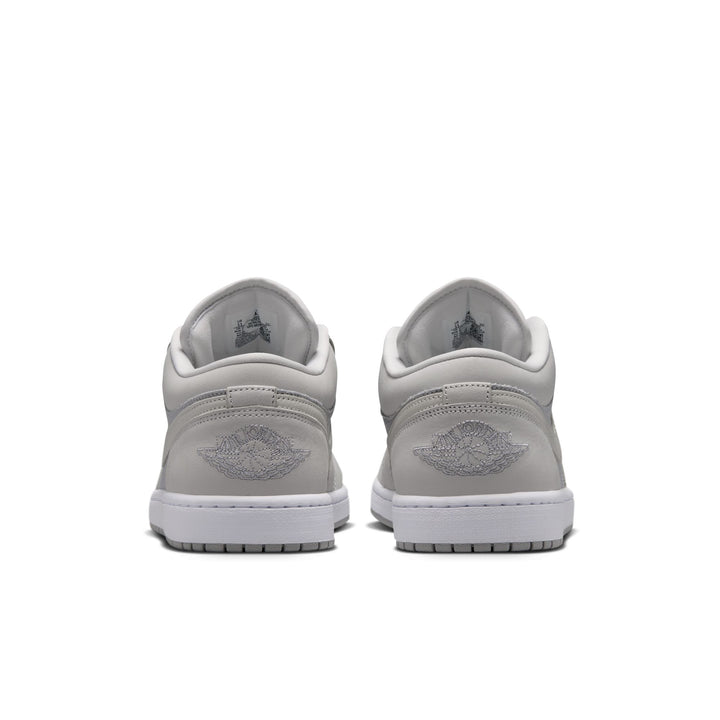 AIR JORDAN 1 LOW SE "SMOKE GREY"