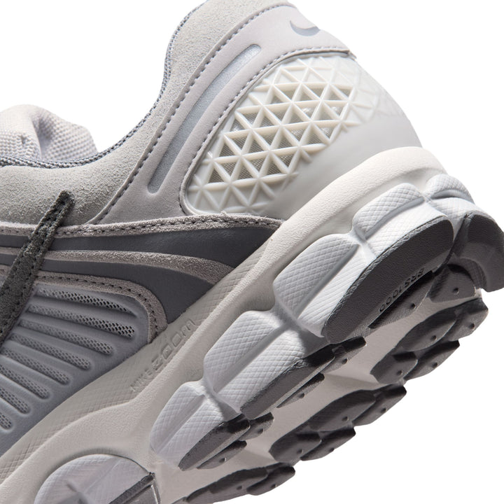 NIKE ZOOM VOMERO 5 SE "PURE PLATINUM"