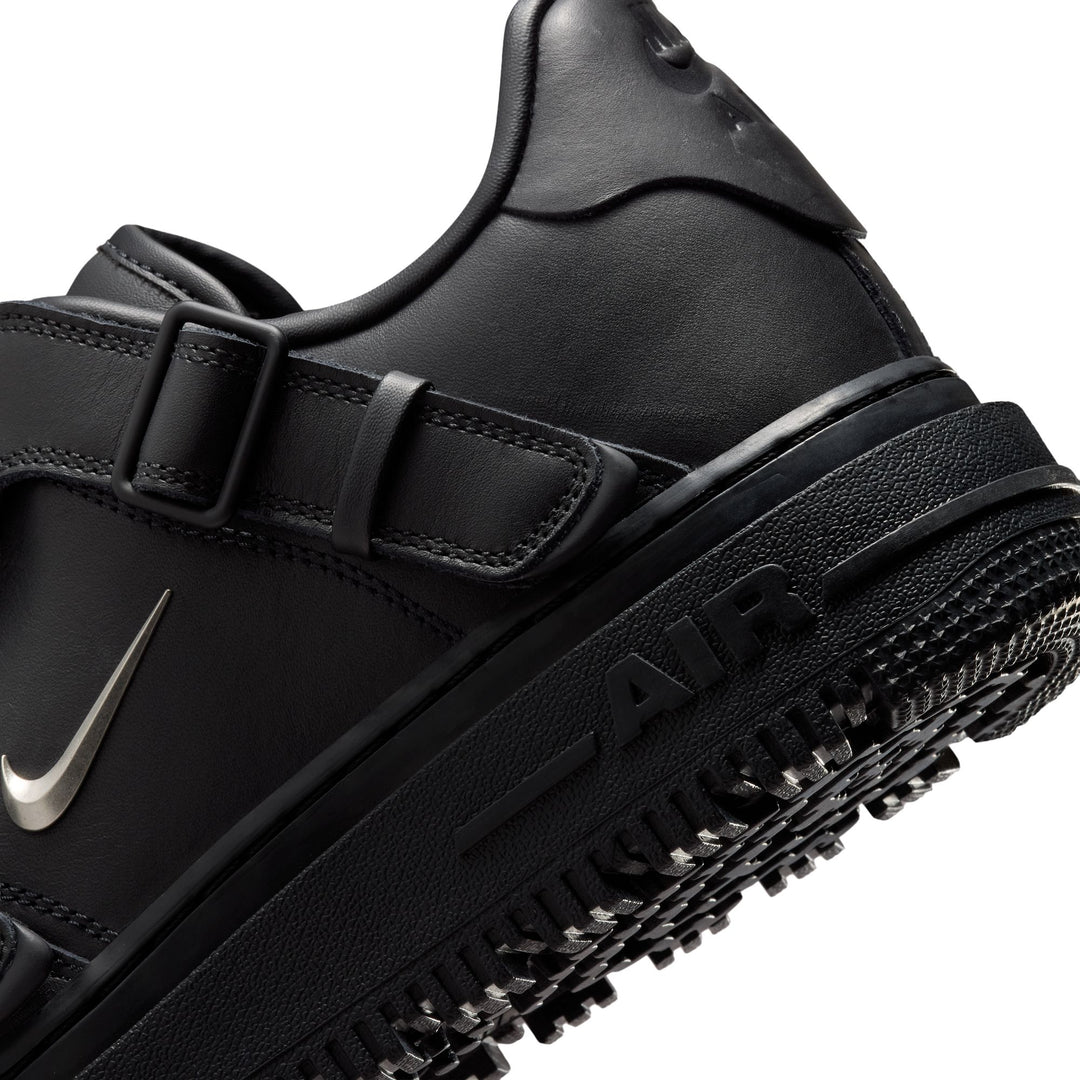 NIKE AIR FORCE 1 LUX "TRIPLE BLACK"