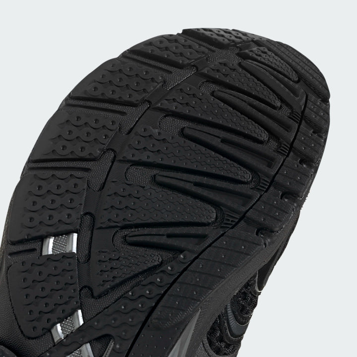 ADISTAR CONTROL 5 "CORE BLACK"