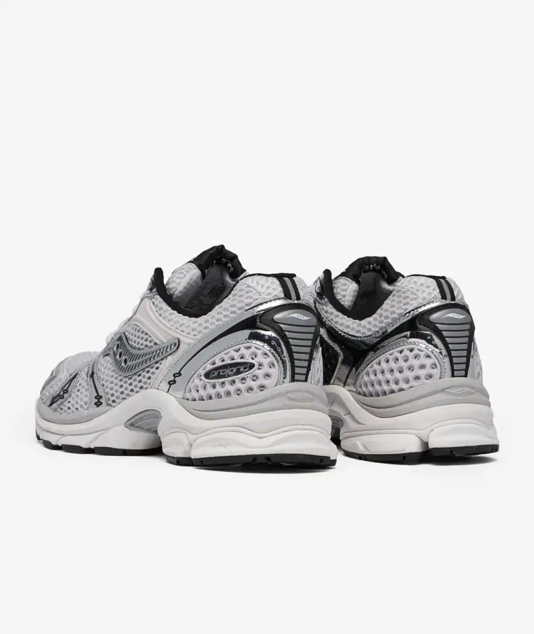 SAUCONY PROGRID TRIUMPH 4 "FOG"