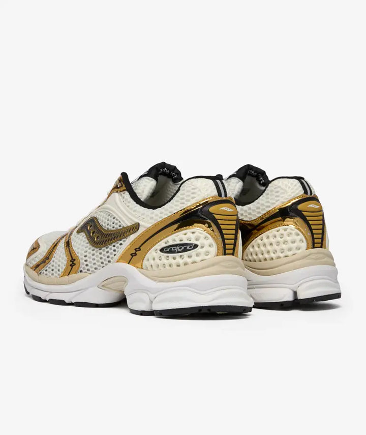 SAUCONY PROGRID TRIUMPH 4 "EGRET"